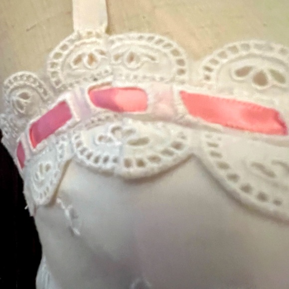 Betsey Johnson, vintage, zipper eyelet white pink dress. never worn mint. small. - Picture 3 of 14